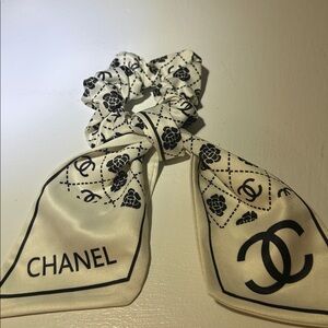 Bundle of 4 Hair Srunchies..mixed Design